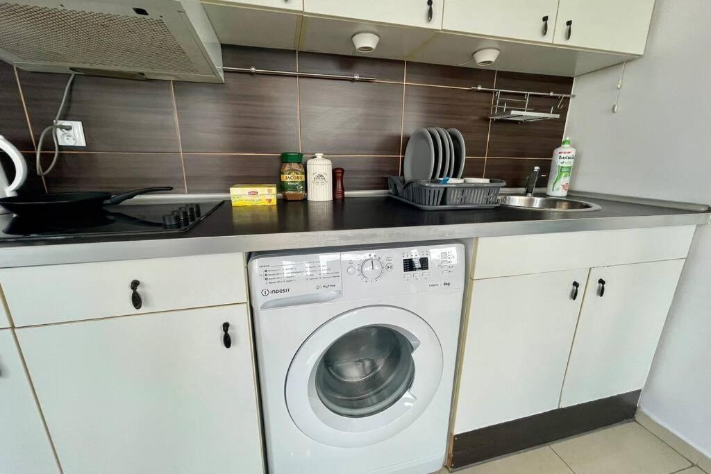 Sawa Apartment 2Xmetro Wifi 500 Mbs 50'Tv Netflix Hbo Appletv+ Varsóvia Exterior foto