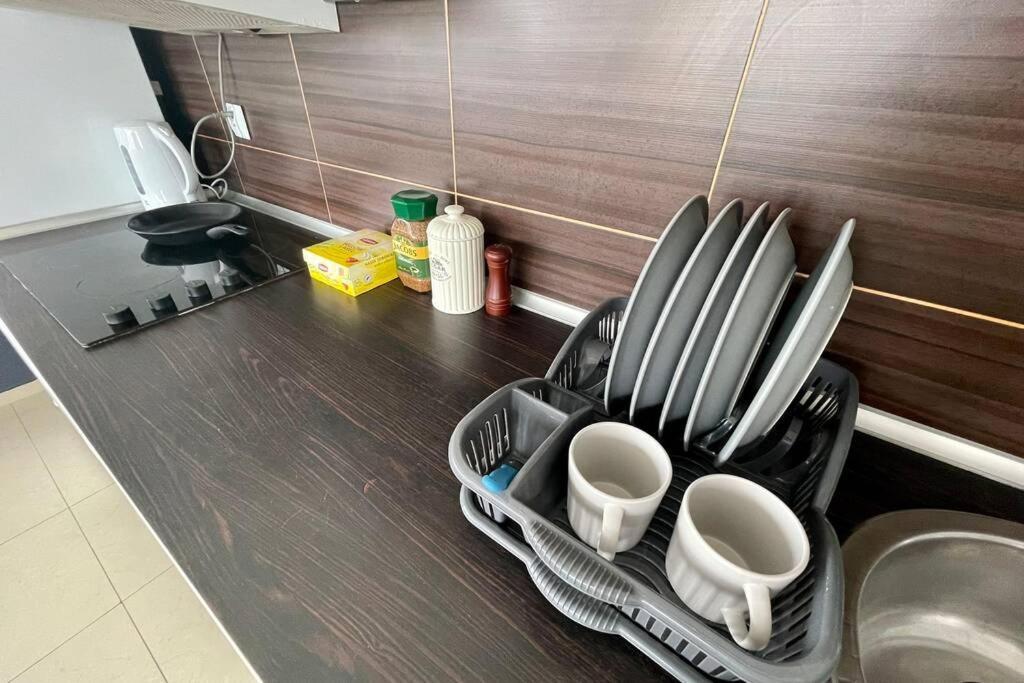 Sawa Apartment 2Xmetro Wifi 500 Mbs 50'Tv Netflix Hbo Appletv+ Varsóvia Exterior foto