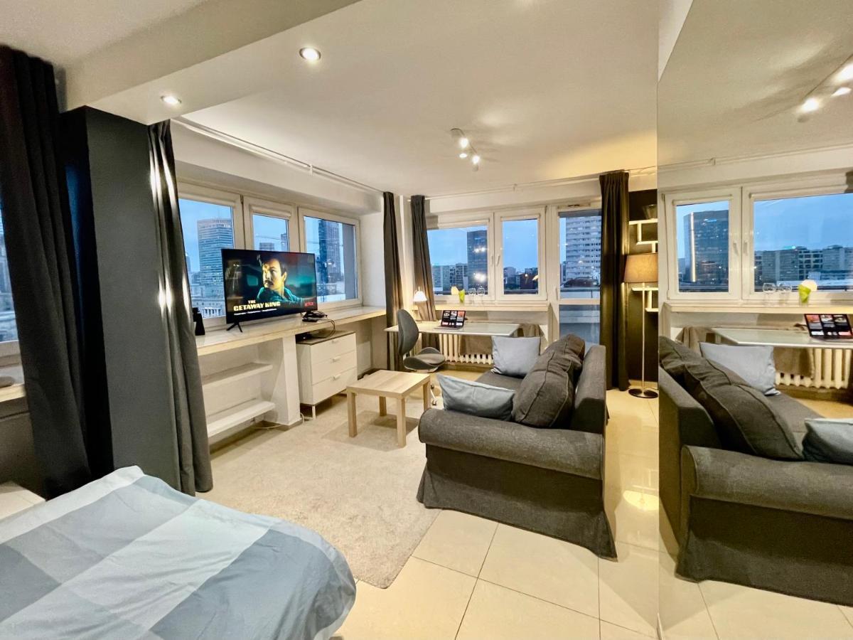 Sawa Apartment 2Xmetro Wifi 500 Mbs 50'Tv Netflix Hbo Appletv+ Varsóvia Exterior foto