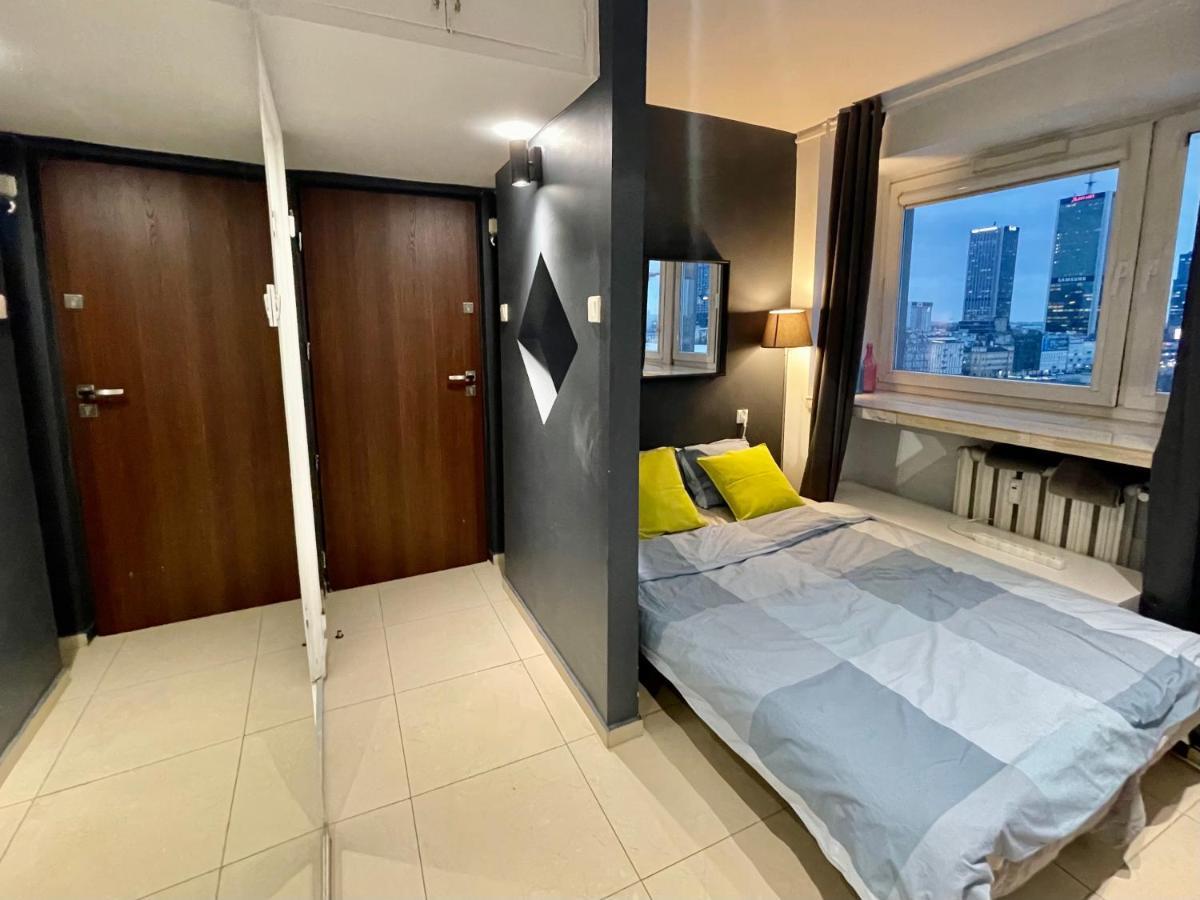 Sawa Apartment 2Xmetro Wifi 500 Mbs 50'Tv Netflix Hbo Appletv+ Varsóvia Exterior foto